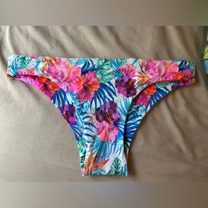 Fused Hawaii bottoms size small